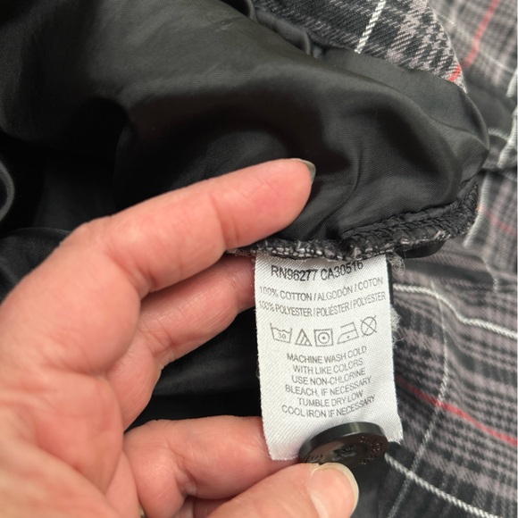 Vans Men's Black and Red Plaid Shirt Jacket - Picture 7 of 7